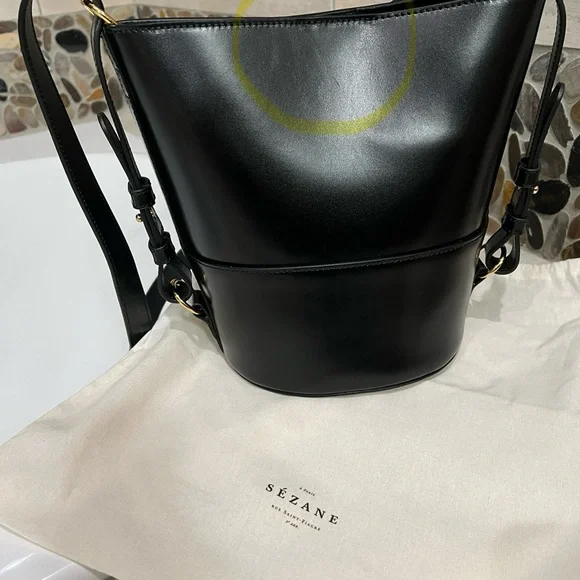 Sezane Gary black real leather bucket bag - Picture 9 of 11